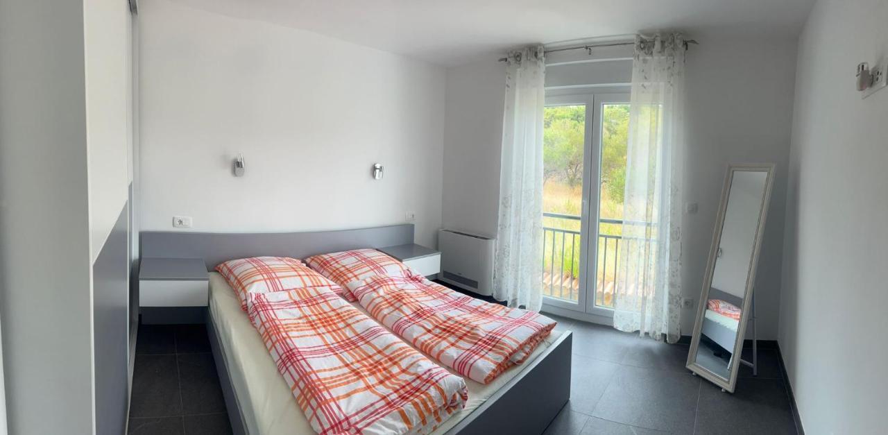 Apartmani Lana Rab Town Exteriör bild