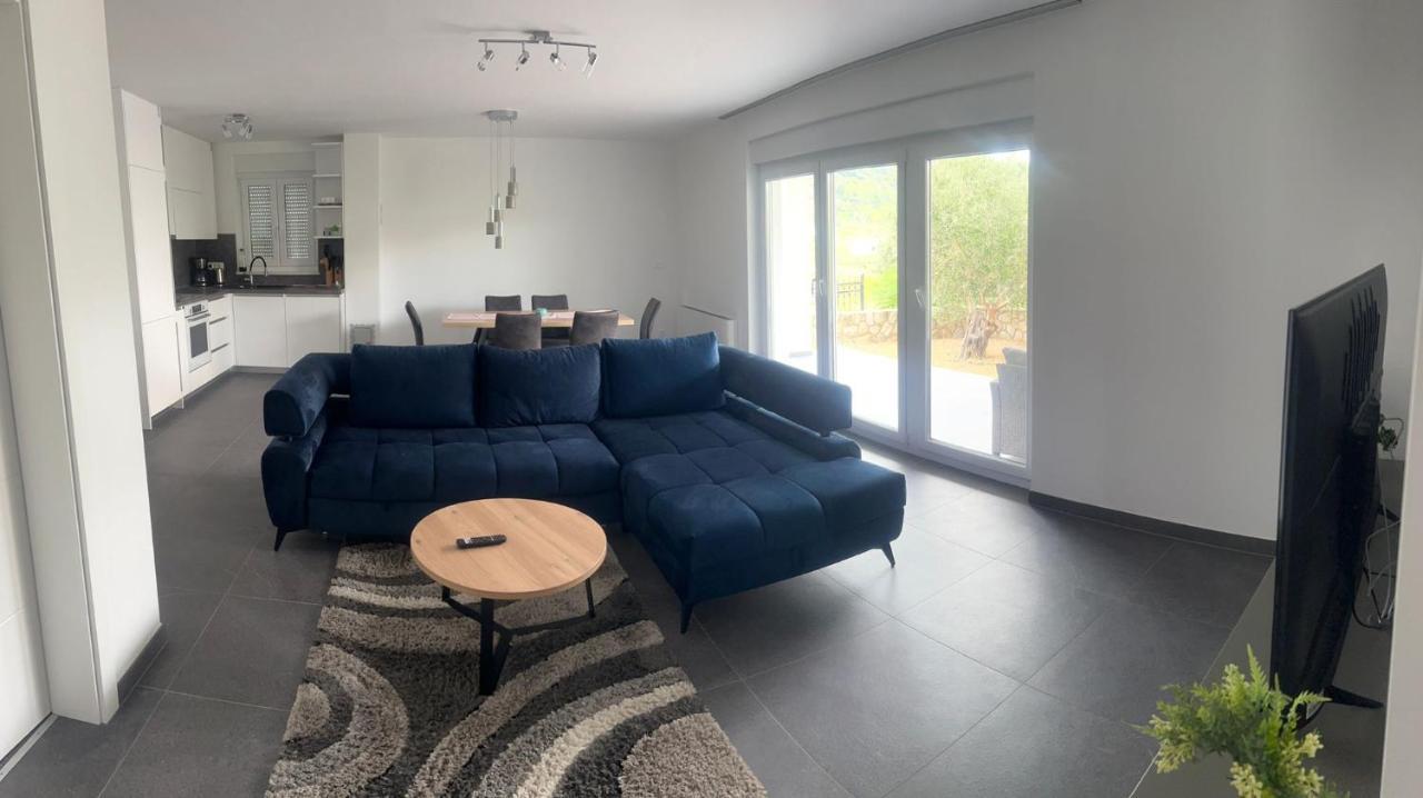 Apartmani Lana Rab Town Exteriör bild