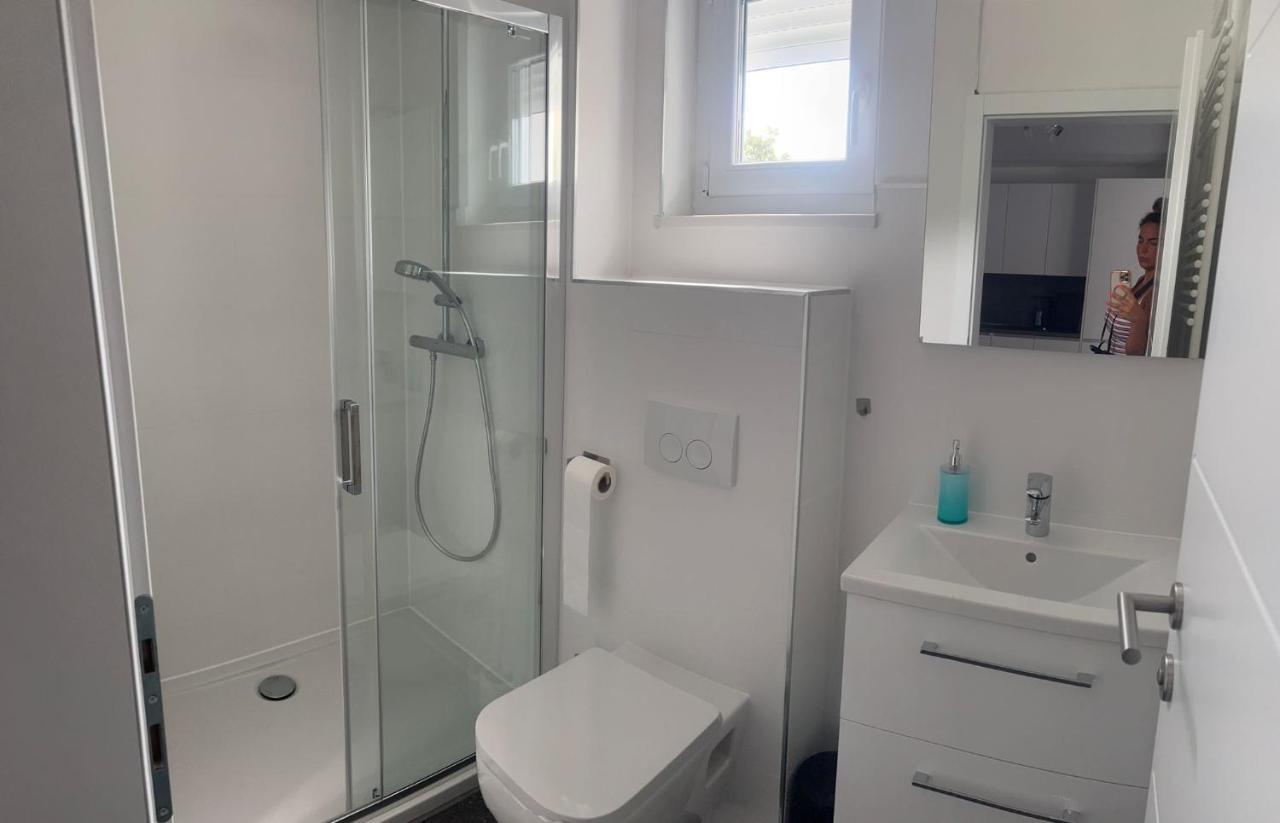 Apartmani Lana Rab Town Exteriör bild