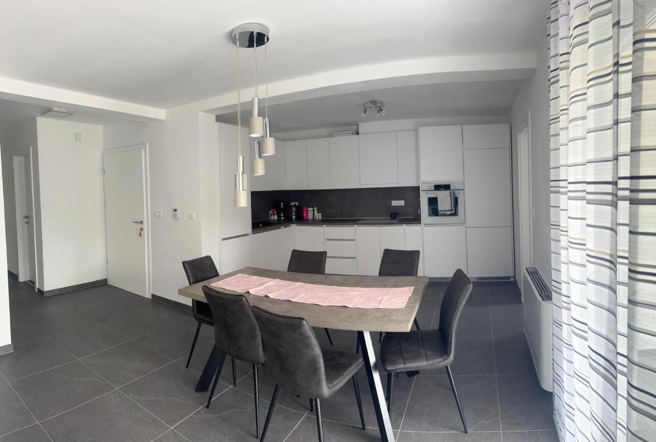 Apartmani Lana Rab Town Exteriör bild